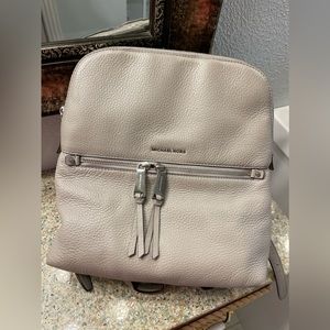 Michael Kors gray backpack🩶🩶🩶